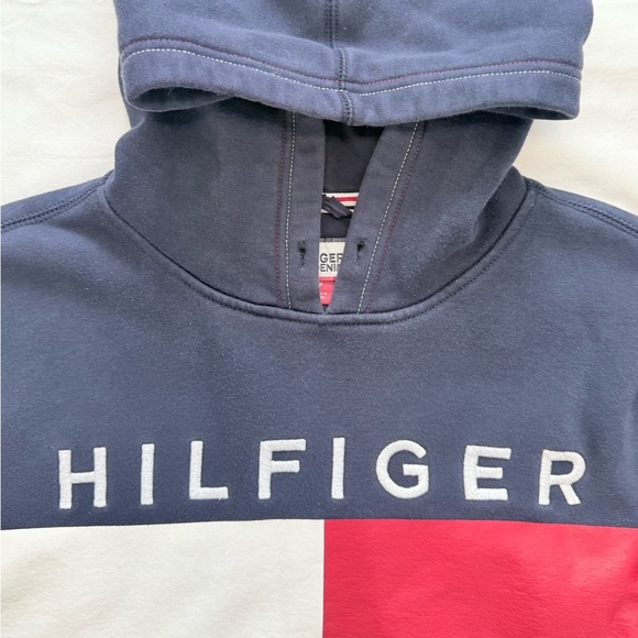 Tommy Hilfiger Women’s Hoodie Size M –Iconic Red & White Logo Hooded Sweatshirt - Picture 4 of 14